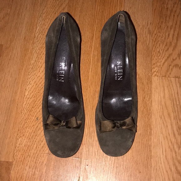 Anne Klein Shoes - Ann Klein Brown Suede Shoe